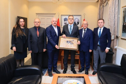 Arı Yetiştiricilerinden Vali Akbıyık’a Ziyaret