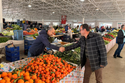 Emin Duru’dan Cumartesi Pazarı Esnafına Ziyaret