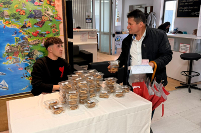 Fethiye Belediyesi’nden Kandil Simidi İkramı