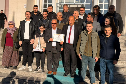 Başkan Ayat Mazbatasını Aldı, Görevine Başladı