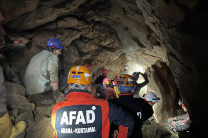 İzmir'de mağaradaki çukura düşen kişi kurtarıldı