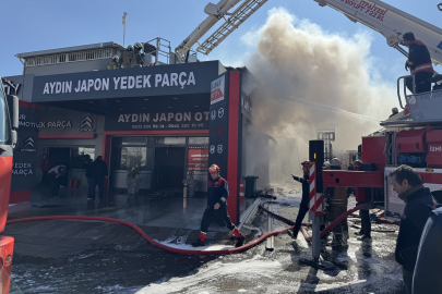 2 İş Yerine Sıçrayan Yangın Kontrol Altında