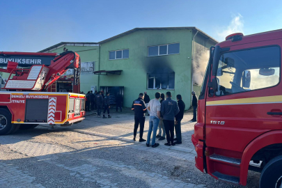 Denizli'de İş Yerinde Çıkan Yangın Söndürüldü