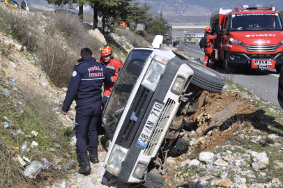 Kötekli’de Araç Şarampole Yuvarlandı: 1 Yaralı