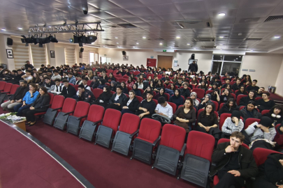 Lise Öğrencileri Dolandırıcılık Olaylarına Karşı Bilgilendirildi
