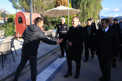 Muğla Valisi Akbıyık, Köyceğiz'de Yağışlardan Zarar Gören Esnafı Ziyaret Etti