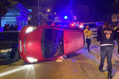 Park Halindeki Otomobile Çarpan Otomobil Devrildi