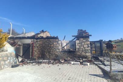 Uşak'ta Bağ Evinde Çıkan Yangın Söndürüldü