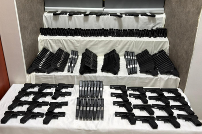 İzmir'de 149 Ruhsatsız Tabanca Ele Geçirildi