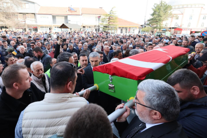 Vefat Eden AK Parti Evciler İlçe Başkanı Savaş'ın Cenazesi Toprağa Verildi