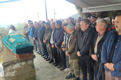 İzmir'de Derede Ölü Bulunan Kişinin Cenazesi Defnedildi