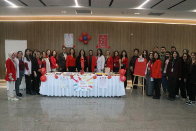 İzmir Şehir Hastanesi'nde otizm farkındalık standı açıldı