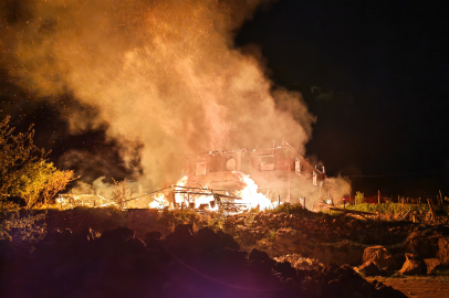 Manisa'da Çıkan Ev Yangınında 1 kişi Dumandan Etkilendi