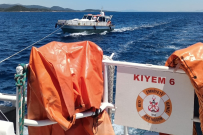 Bodrum'da Makine Arızası Nedeniyle Sürüklenen Teknedeki 3 Kişi Kurtarıldı