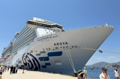 Bodrum'a "Aroya" kruvaziyeriyle 2 bin 124 turist geldi