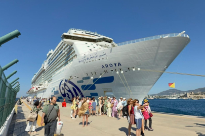 Bodrum'a "Aroya" Kruvaziyeriyle 1489 Turist Geldi