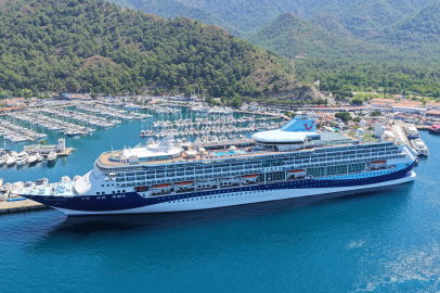 "Marella Discovery" Kruvaziyeri Marmaris'e 1750 Turistle Geldi