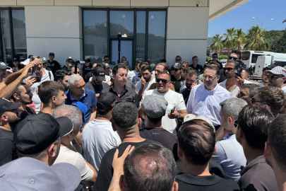 Marmaris'te Çarşı Esnafından Belediyeye "Gölgelik" Protestosu