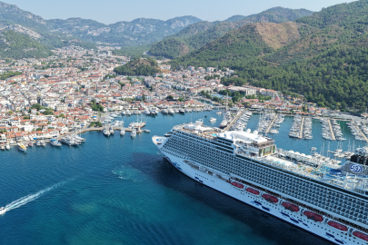 "Aroya" Kruvaziyeri Marmaris'e 3 Bin 210 Turist Getirdi