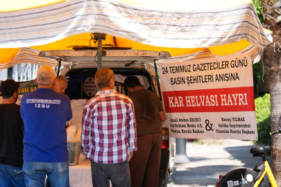 İzmir'de Gazeteciler ve Basın Bayramı Dolayısıyla Kar Helvası Dağıtıldı