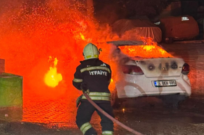 Bodrum'da otomobilde çıkan yangın söndürüldü