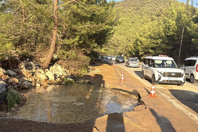Bodrum'da ana su isale hattı patladı