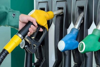 Akaryakıtta Gece Yarısı Tabela Değişiyor: Motorine 6,40 TL Zam, Benzine 96 Kuruş İndirim