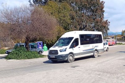 MUĞLA-FETHİYE MİNİBÜS HATTINA VATANDAŞTAN TEPKİ: “YAĞMUR ALTINDA KALDIM, ARAÇ DURMADI!”